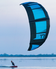 SUP瑜伽風箏衝浪照片