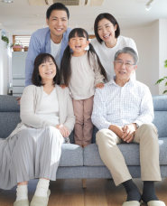 Ảnh gia đình 3 thế hệ của Nhật Bản